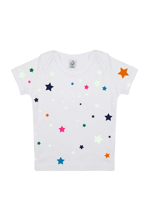 Baby t-shirt printed with stars.